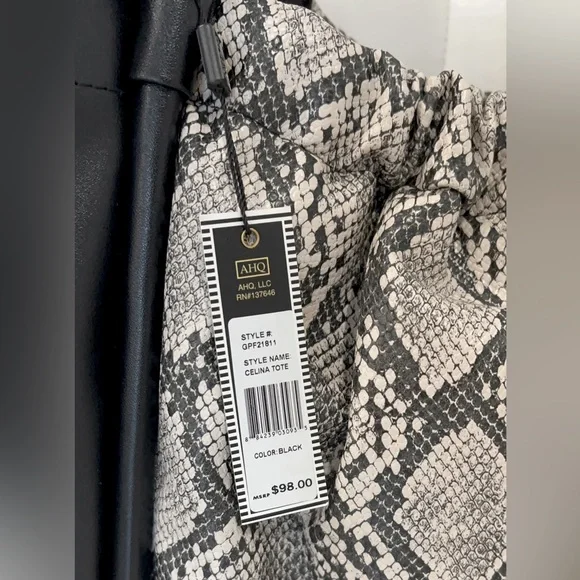 Giselle Paris, Women’s, Carry All, Tote Bag. - Picture 7 of 8